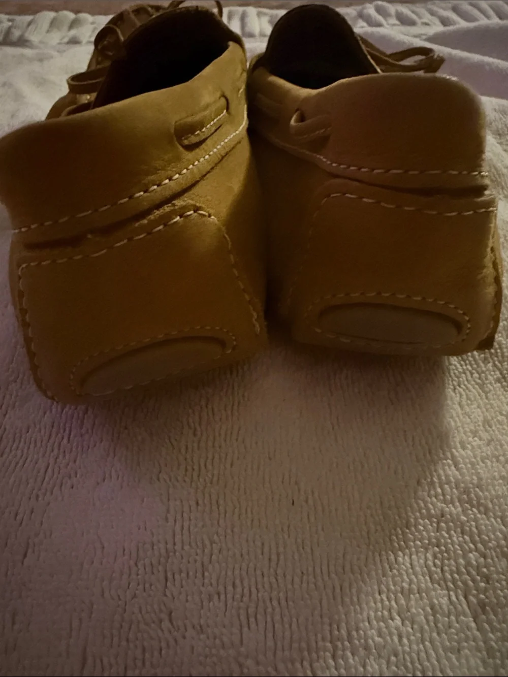 Women’s Earth Origins Monarch leather moccasins slip on size 7